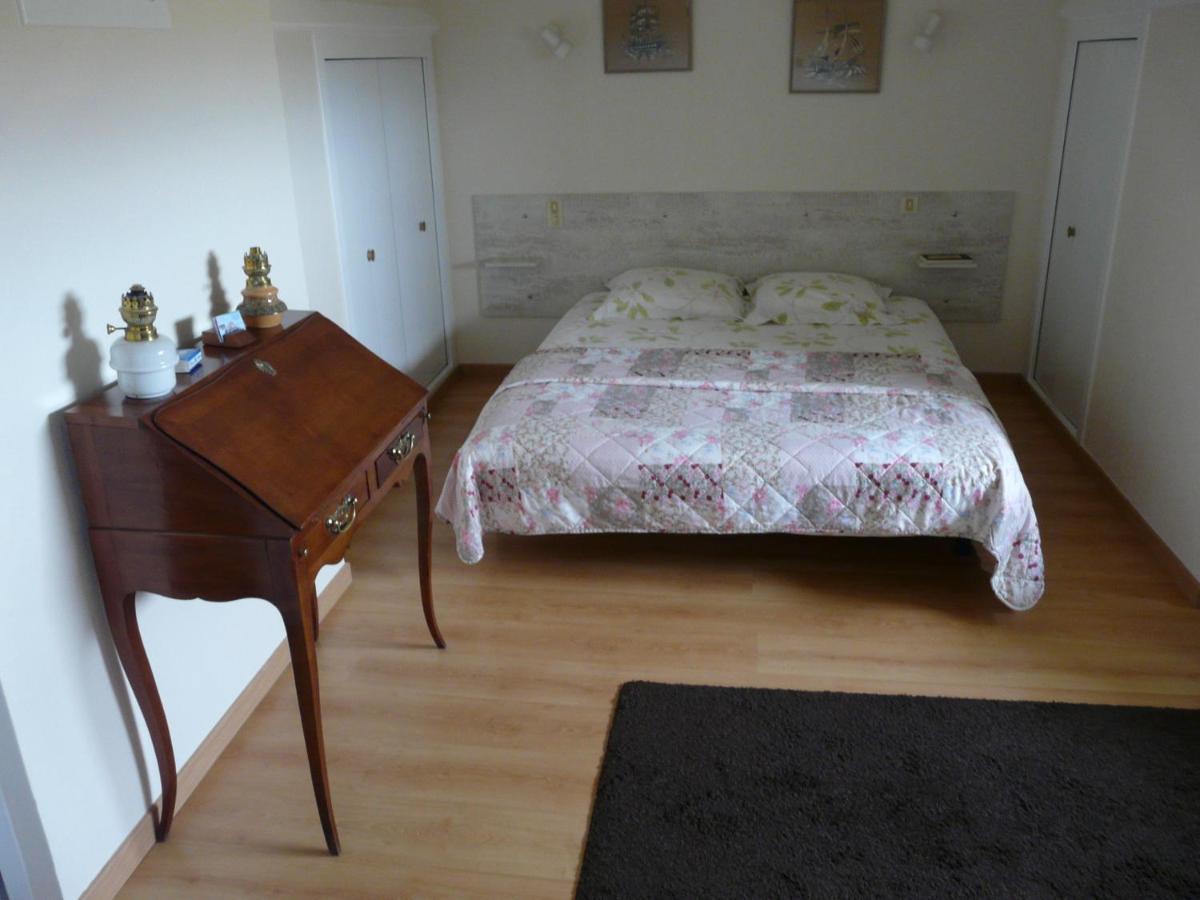 Mamoucafecouette Bed & Breakfast Roz-sur-Couesnon Exterior photo