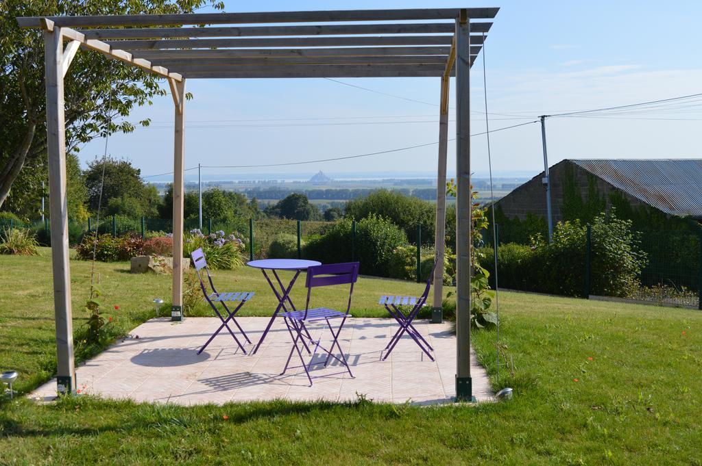 Mamoucafecouette Bed & Breakfast Roz-sur-Couesnon Exterior photo